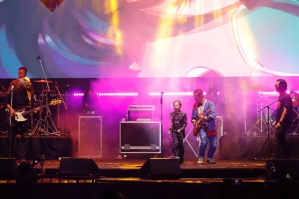 Walikota Batu Kampanyekan Pelestarian Lingkungan Lewat Rock Gunung 