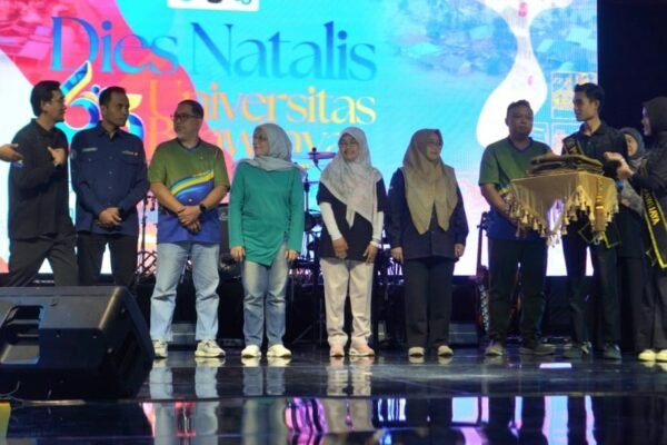 Berangkatkan Relawan dan Logistik, UB Peringati Dies Natalis dengan Sematkan Peduli Sumatera
