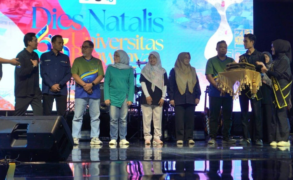 Berangkatkan Relawan dan Logistik, UB Peringati Dies Natalis dengan Sematkan Peduli Sumatera