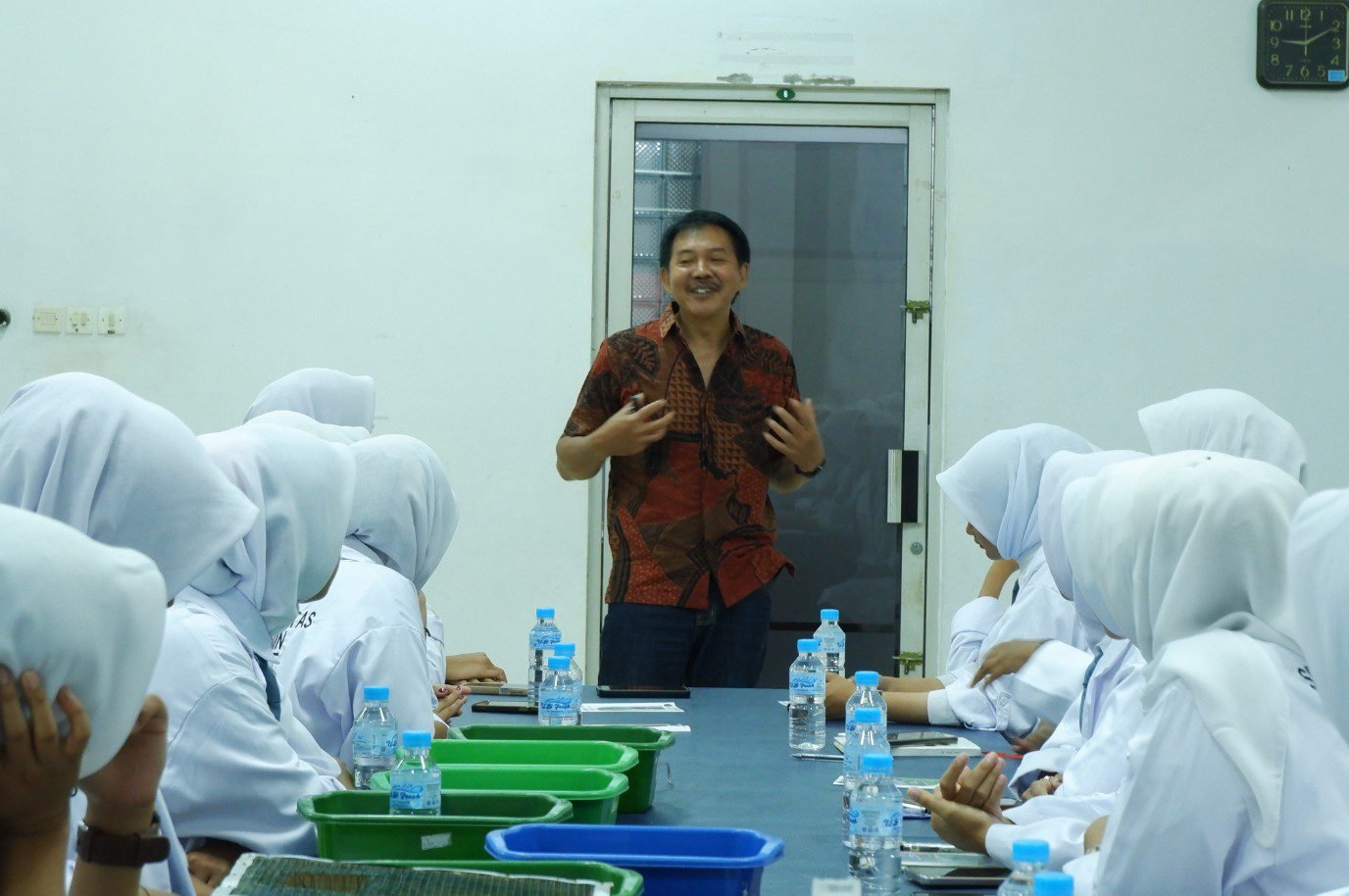 Pengabdian Masyarakat, Tim Dosen FMIPA UB Gelar Pelatihan Bioinformatika untuk Murid SMA Darul Mukhlashin Probolinggo