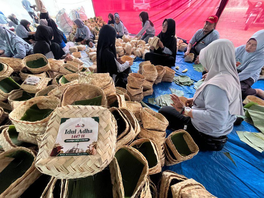Terapkan Go Green, UMM Salurkan 2.500 Paket Daging Qurban Tanpa Ciptakan Sampah Plastik