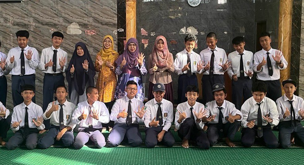 Cegah Pernikahan Dini, Tim Dosen UMM Gencarkan Edukasi "Remaja Sakti" di SMP Muhammadiyah Dau