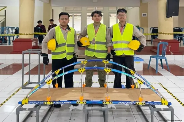Tim Mahasiswa Teknik Sipil UM Raih Juara di Ajang Fondasi Steel Bridge Competition