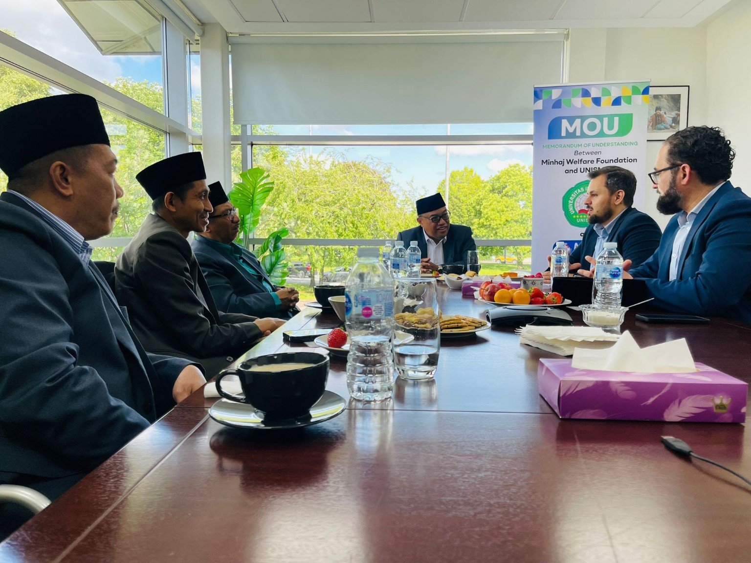 UNISMA Malang MoU dengan Organisasi Kemanusiaan Inggris Minhaj Welfare Foundation