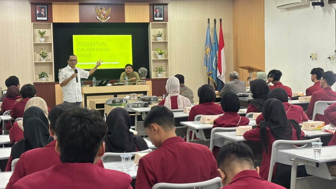 Founder Social Movement Institute Soroti Krisis Moral Perlawanan Mahasiswa dalam Kuliah Tamu Nasional UMM