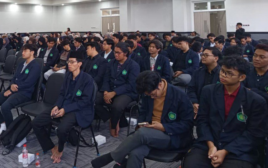 Pembekalan PKL Humaniora UIN Malang, Praktisi PWI Tekankan Profesionalisme dan Jejaring Sejak Dini