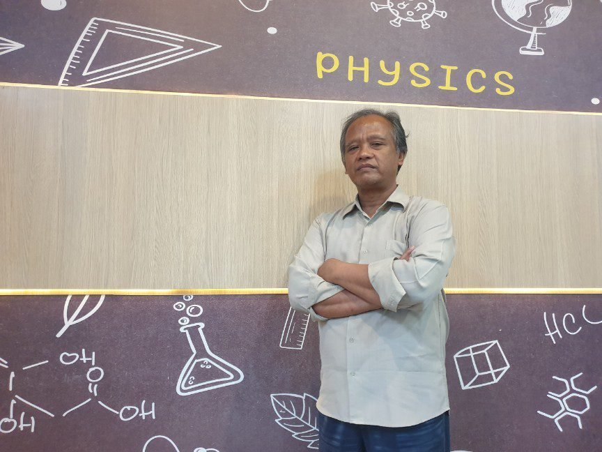 Guru Besar Fisika UB Temukan Metode Baru untuk Mengoptimalkan Material Setipis Atom