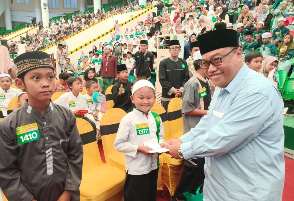 Teladani Rasulullah, UNISMA Malang Santuni 1.500 Anak Yatim Dhuafa di Bulan Muharram