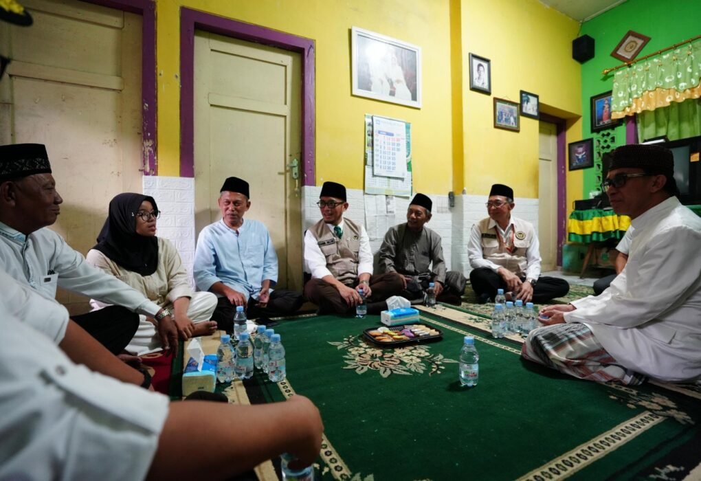 Wamenhaj Sambangi Rumah Duka Istri Petugas Haji di Malang, Apresiasi Dedikasi Muhaimin di Tanah Suci
