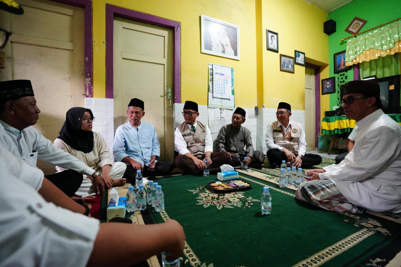 Wamenhaj Sambangi Rumah Duka Istri Petugas Haji di Malang, Apresiasi Dedikasi Muhaimin di Tanah Suci