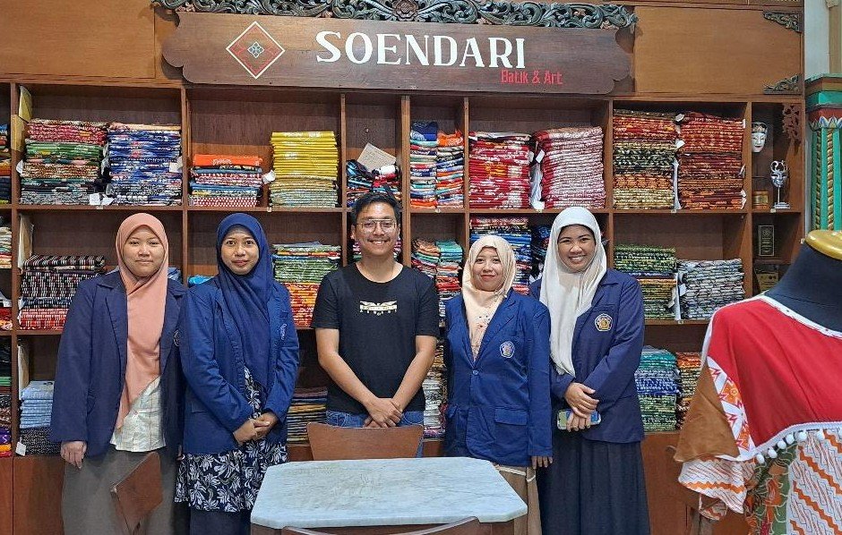POLINEMA Perkuat Daya Saing UMKM Batik, Hadirkan Website Visual 3D dan Peralatan Produksi Modern