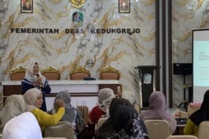 Tim Dosen Kimia UB Ajarkan Warga Banyuwangi Olah Minyak Jelantah Jadi Sabun Ramah Lingkungan