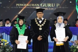 UWG Malang Kukuhkan Dua Guru Besar, Usung Inovasi Akuntansi Berbasis Budaya dan Bioindustri Pertanian Berkelanjutan