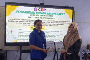 Polinema Latih Guru SD Mutiara Harapan Kembangkan Media Ajar Fun Science
