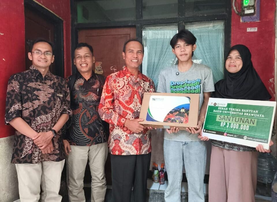 Universitas Brawijaya Antar Langsung Bantuan Pendidikan ke Rumah Calon Mahasiswa di Bandung