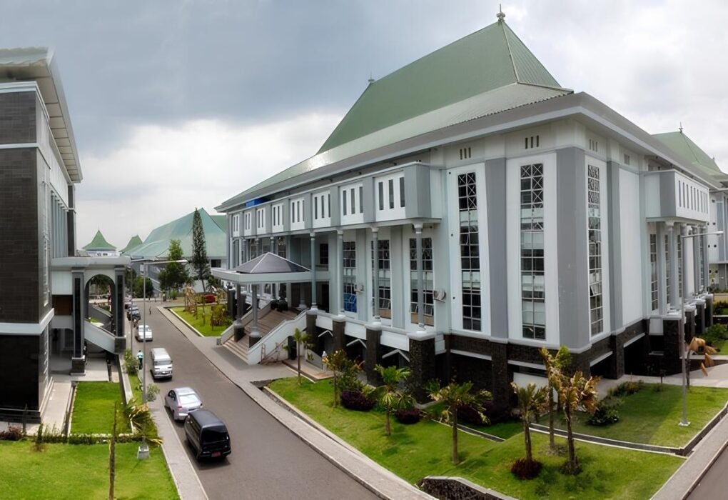 Di Tengah Isu Penutupan Prodi, UIN Malang Justru Resmikan Magister Hukum Ekonomi Syariah