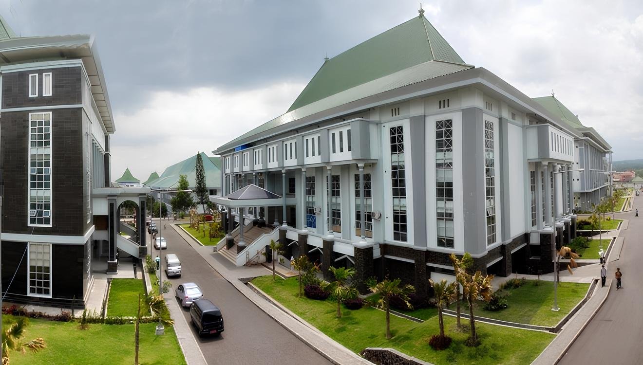 Di Tengah Isu Penutupan Prodi, UIN Malang Justru Resmikan Magister Hukum Ekonomi Syariah