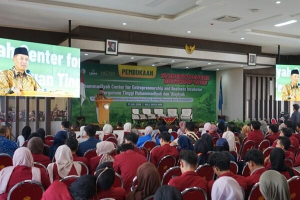 Studentpreneur Bootcamp 2026 UMM, Wamen Diktisaintek Soroti 1,1 Juta Sarjana Belum Bekerja