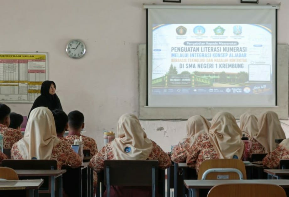 Departemen Fisika UB Perkuat Literasi Numerasi Siswa SMAN 1 Krembung Sidoarjo