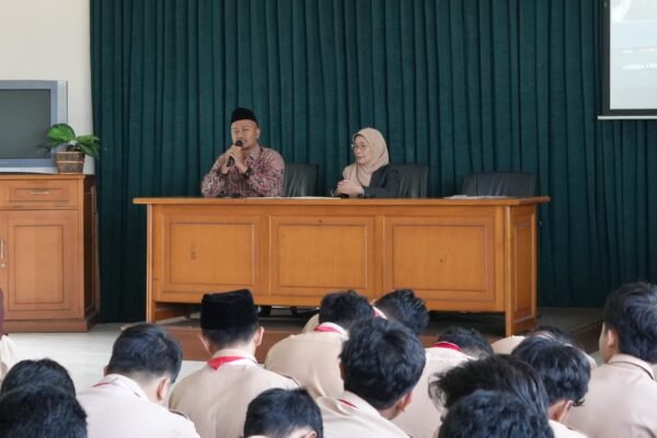 UNISMA Malang Dorong Siswa SMA Jadi Entrepreneur Lewat Budidaya Microgreen