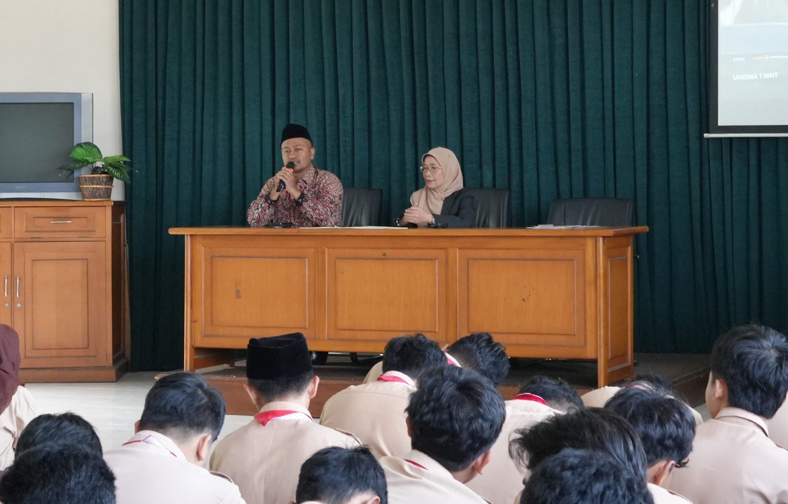 UNISMA Malang Dorong Siswa SMA Jadi Entrepreneur Lewat Budidaya Microgreen