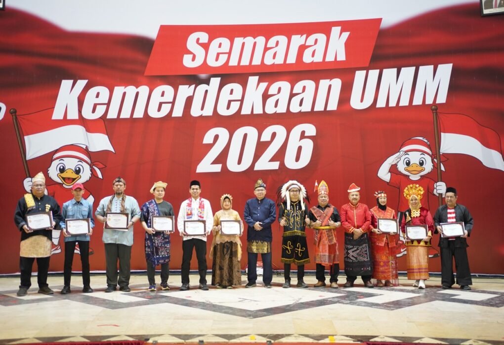 UMM Apresiasi Inovasi Dosen dan Tendik, Puluhan Karyawan Dapat Voucher Umrah di HUT RI