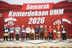 UMM Apresiasi Inovasi Dosen dan Tendik, Puluhan Karyawan Dapat Voucher Umrah di HUT RI