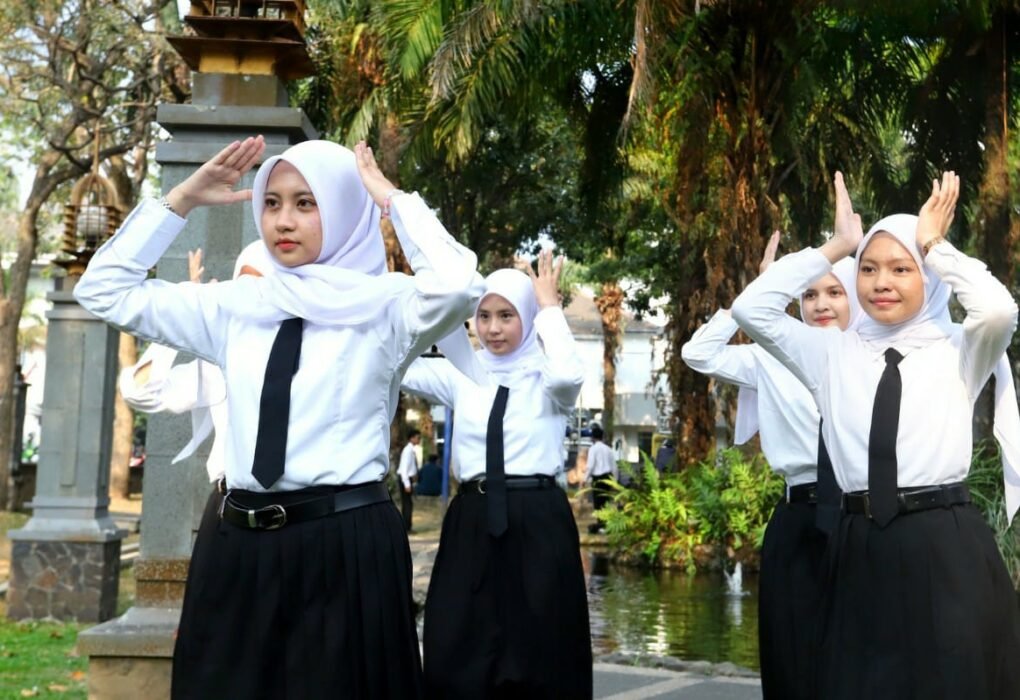 12 Hari Melahirkan Jingle Raja Brawijaya, Kartika Mercy Titipkan Semangat Juang untuk Brawijaya Muda