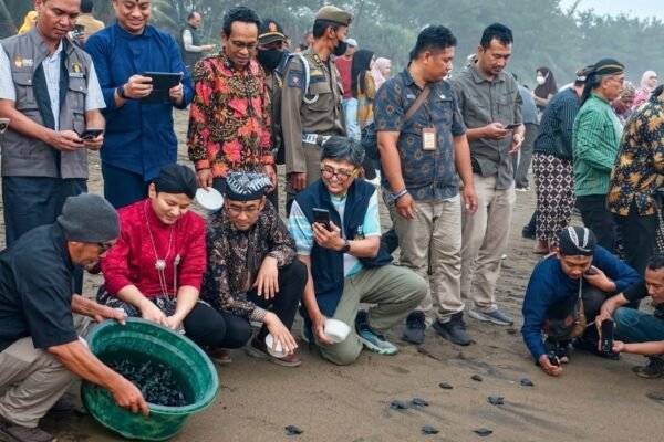 1.300 Tukik Dilepas, UB dan Pemkab Trenggalek Kembangkan Living Laboratory Pesisir