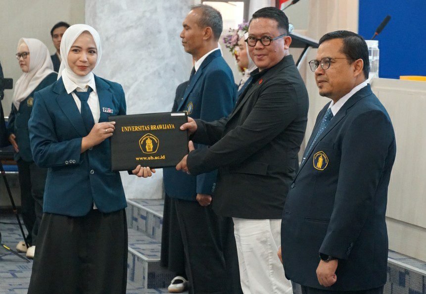 Fakultas Teknik UB Kukuhkan 28 Lulusan PPAr, Separuh Raih Predikat Cumlaude