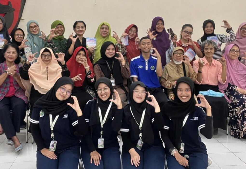 Tim KALCER FIK UM Tingkatkan Kesehatan Mental dan Kognitif Lansia di Kota Malang Lewat Program Inovatif
