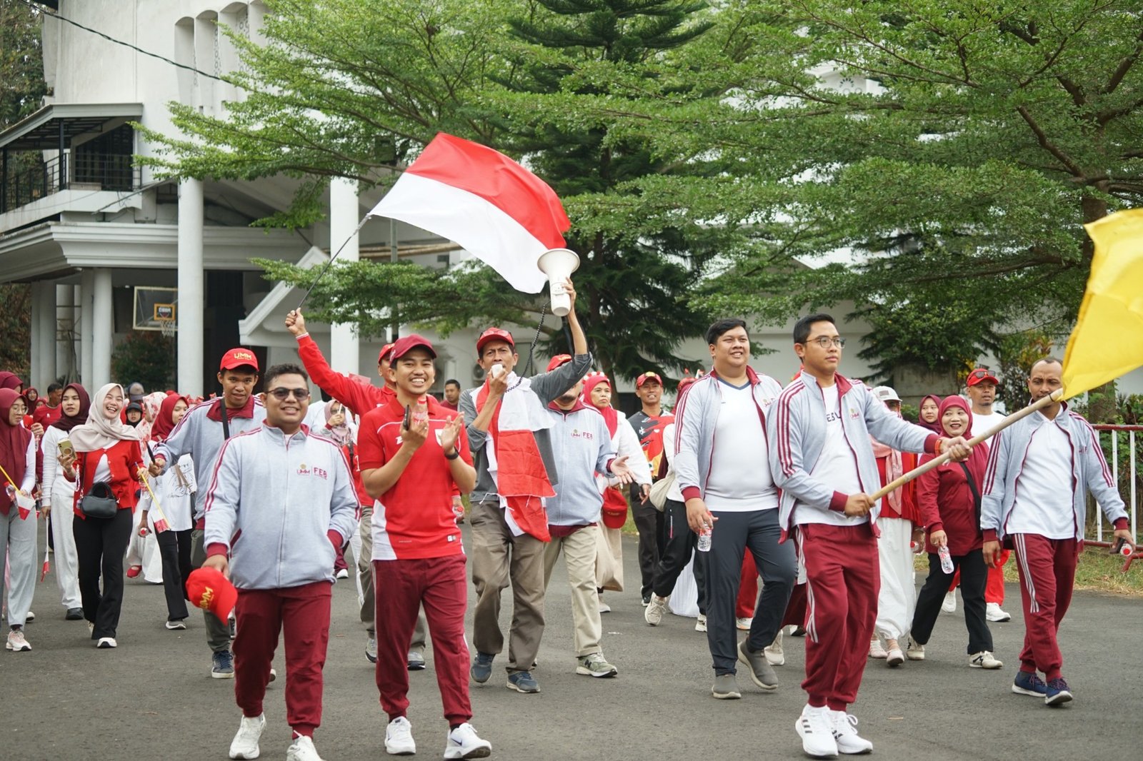 Semarak Kemerdekaan UMM Padukan Gaya Hidup Sehat dan Aksi Peduli Lingkungan
