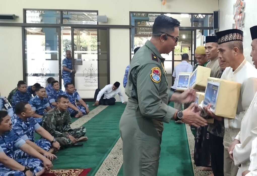 HUT Ke-81 TNI, Lanud Abdulrachman Saleh Perkuat Kebersamaan Bersama Warga Sekitar Pangkalan