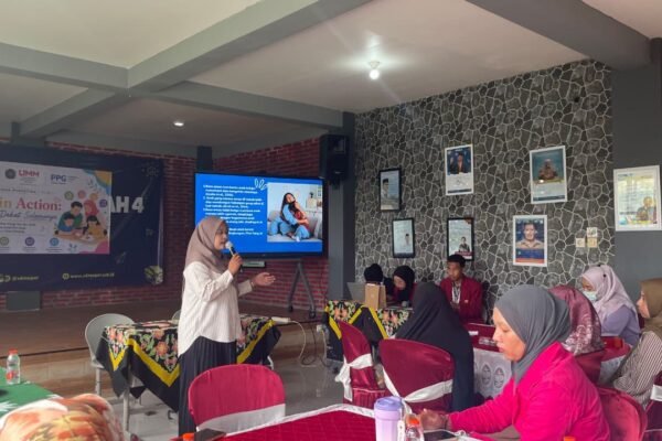 Saat Waktu Bersama Makin Langka, Mahasiswa PPG UMM Ajak Orang Tua dan Anak Kembali Terhubung