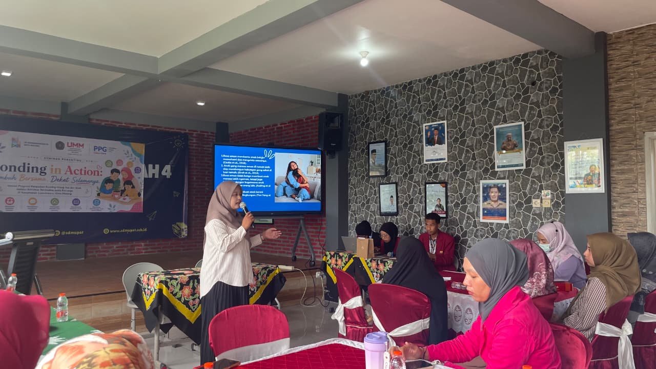 Saat Waktu Bersama Makin Langka, Mahasiswa PPG UMM Ajak Orang Tua dan Anak Kembali Terhubung