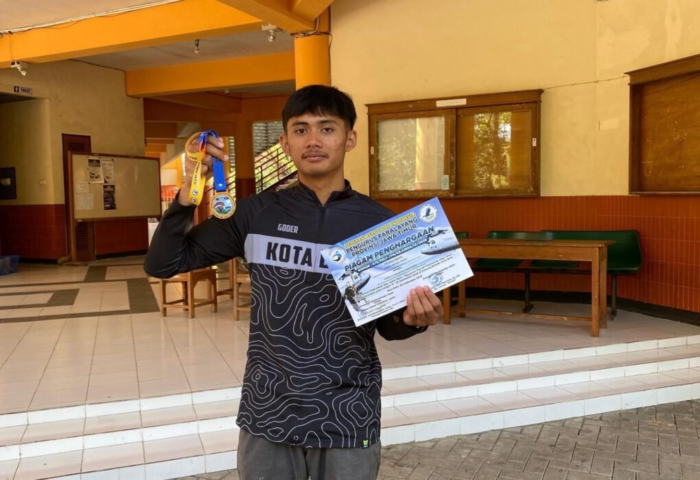 Dari Membantu Lipat Parasut, Farrel Mahasiswa ITN Malang Jadi Juara Paralayang Jatim