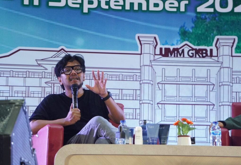 Ferry Irwandi di UMM: Menjaga Lingkungan Bukan Soal Penghargaan, tapi Masa Depan Manusia