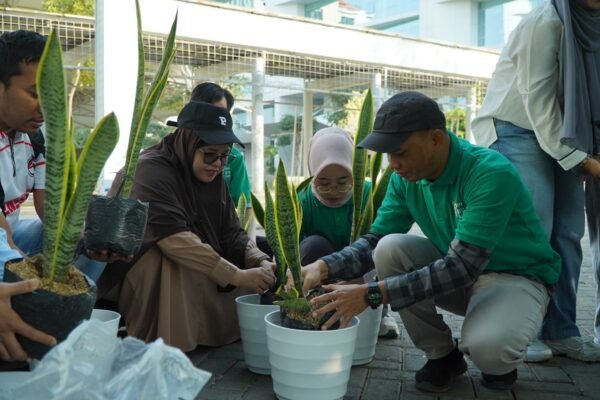 UM Tanam Pohon di Hari Ozon, Ingatkan Kampus Tak Boleh Bergantung pada “Donasi Oksigen”