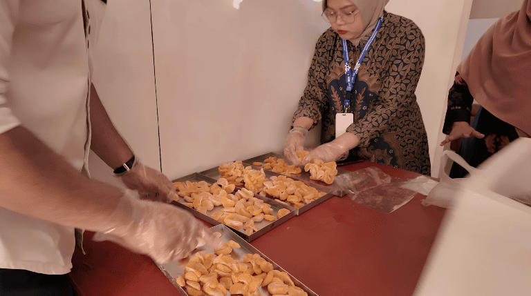 Jeruk Batu Naik Kelas, UMKM Olah Buah Segar Jadi Camilan Bernilai Tinggi dengan Freeze Dryer