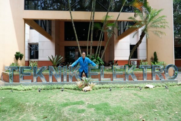 Berawal dari Minder karena Lulusan SMA, Kevin Jadi Lulusan Terbaik Elektro ITN Malang