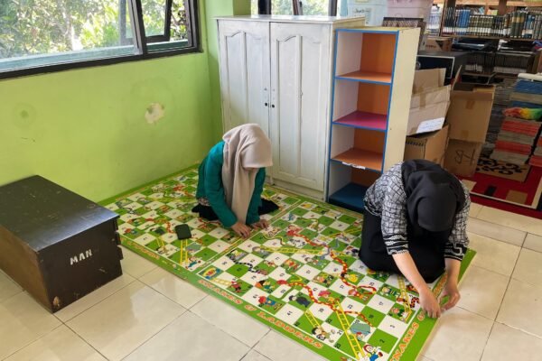 Mahasiswa UNISMA Malang Ubah Perpustakaan MAN Kota Batu Jadi Ruang Baca “Bocil”