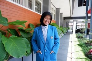 Biji Salak Jadi Senjata Lawan Limbah Jelantah, Mahasiswi ITN Malang Sulapnya Jadi Lilin Aromaterapi
