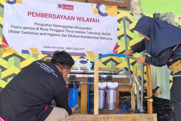 Pipa Rusak Pascagempa, UMM Bawa Teknologi Pemurni Air ke Flores