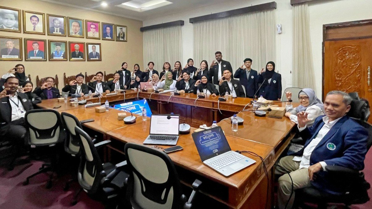 FEB UM Buka Ruang Belajar Global melalui Program Inbound Mobility Bersama Mahasiswa Malaysia