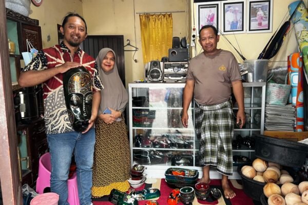 Pengrajin Kian Berkurang, FIB UB Selamatkan Warisan Topeng Cukli Sasak