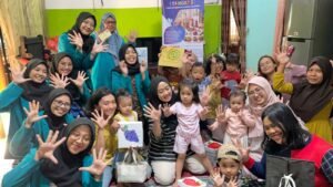 Mahasiswa PPG UNISMA Kenalkan Stimulasi Motorik Halus lewat Permainan Sederhana