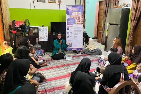 Mahasiswa PPG UNISMA Kenalkan Stimulasi Motorik Halus lewat Permainan Sederhana