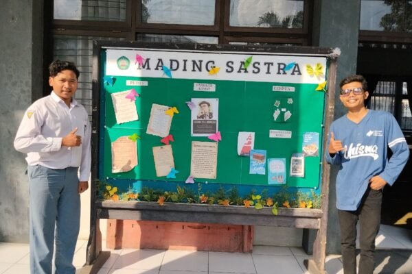 Mading KSM-PBLI UNISMA Hidupkan Kreativitas Siswa SMA Islam Nusantara Malang