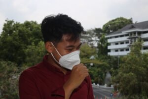 Asap Kebakaran TPA Supiturang Mengancam Kesehatan, Dosen UMM Ingatkan Bahaya Masker Tipis