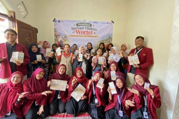 Mahasiswa PPG UMM Olah Wortel Sortiran Jadi Permen Jelly dan Minyak Perawatan Kulit